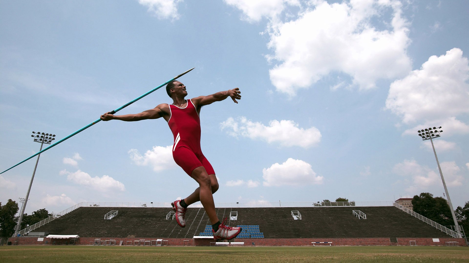 传统体育与电竞融合:新合作推动行业迈向多元化发展,传统体育与电竞的区别